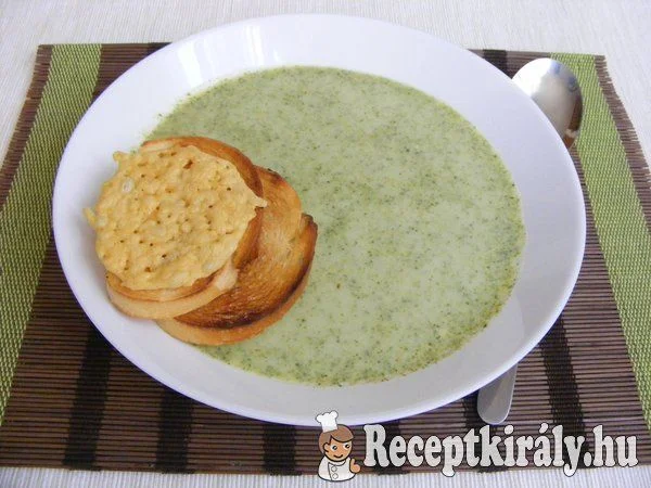 Brokkoli krémleves Marcsi konyhájából recept