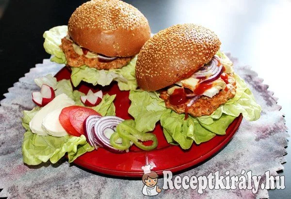 Mozzarellás csirkeburger házi húspogácsával recept