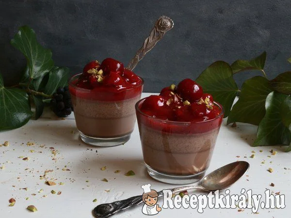 Csokis panna cotta meggyraguval recept