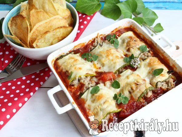 Cukkinitekercs paradicsomos raguval recept
