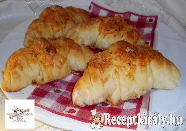 Duplán sajtos kefires kifli