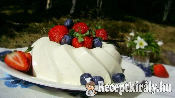 Joghurtos vaníliás-rózsavizes panna cotta recept