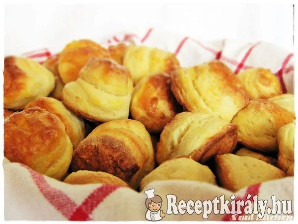 Juhtúrós pogácsa recept
