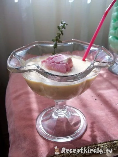 Fehérboros sárgadinnye leves kefirrel fagylalttal