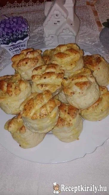 Túrós pogácsa Erzsike konyhájából