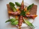 Baconbe tekert méz és sárgadinnye grillezve brandyvel locsolva – 3. kép