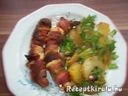 Baconbe és füstölt sajtba tekert virsli – 2. kép