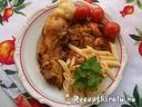 Csirkefarhát gombapörkölttel és penne tésztával – 2. kép