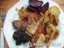 Fehérboros hurka és kolbász káposztaágyon – 3. kép