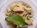Mángoldos medvehagymás rigatoni füstölt lazaccal fehér borral – 3. kép