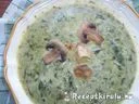 Medvehagyma krémleves sült baconnel gombával – 2. kép
