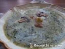 Medvehagyma krémleves sült baconnel gombával – 1. kép