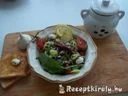 Saláta medvehagymával sprotnival mozzarellával olívával bruschettával – 3. kép