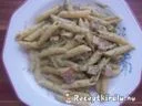 Szalonnás sonkás zöld pestos penne – 4. kép
