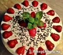 Tejszínes epertorta babapiskótából – 3. kép