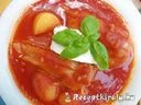 Töltött paprika bazsalikomos vörösboros paradicsomszószban tejföllel – 4. kép