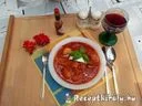 Töltött paprika bazsalikomos vörösboros paradicsomszószban tejföllel – 2. kép