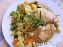 Zöldséges csirkemell bormártásban – 2. kép