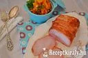 Bacon köntösben sült karaj indiai serpenyős karfiollal – 1. kép
