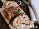 Baconbe göngyölt fetás-paprikás csirkemell – 2. kép