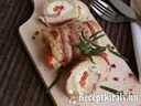 Baconbe göngyölt fetás-paprikás csirkemell – 4. kép