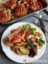 Baconbe tekert fűszeres karaj burgonya ágyon – 2. kép