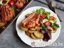 Baconbe tekert fűszeres karaj burgonya ágyon – 3. kép