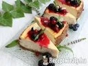 Sajttorta erdei gyümölcsös öntettel – 2. kép
