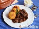 Vörösboros marhapörkölt burgonyafánkkal – 2. kép