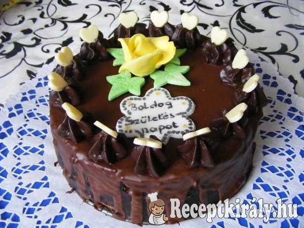 Mogyorókrémes csokoládés torta recept