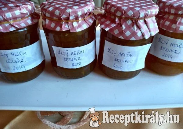 Sárgadinnyelekvár sárgadinnyelikőrrel és vaníliás cukorral recept