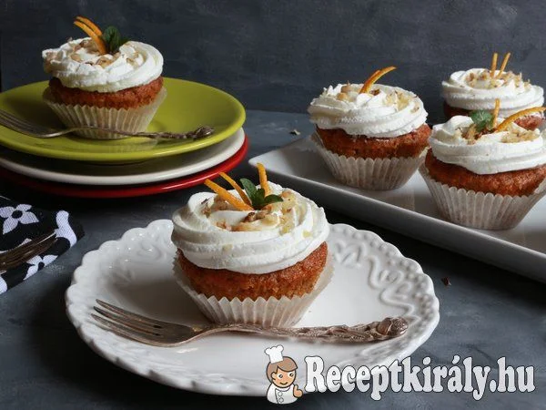 Sárgarépa muffin tejszínes túrókrémmel