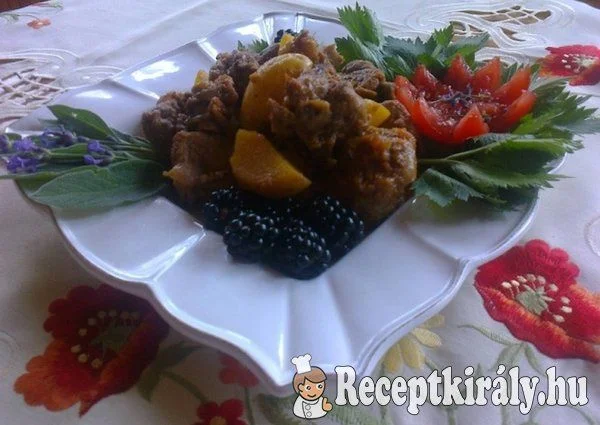 Tanyasi kakukkfüves sertésborda pörkölt
