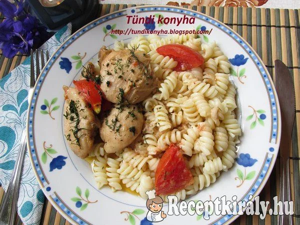 Tejszínes-kurkumás csirkecombok recept