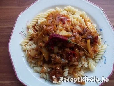 Kolbászos lecsó tésztával – 3. kép