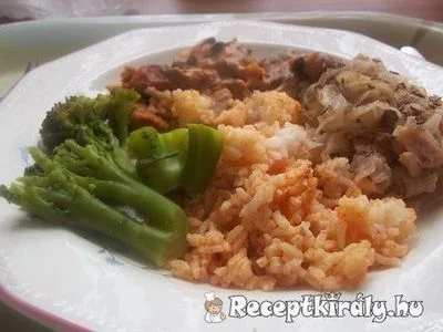 Gombás sertés pörkölt rizzsel, párolt káposztával – 3. kép