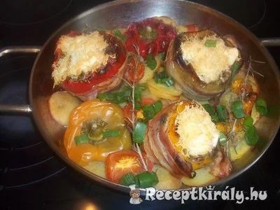 Kacsamájpástétommal és tojással töltött paprika – 2. kép