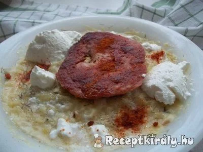 Kapros tejfölös tökfőzelék sült sonkával – 1. kép