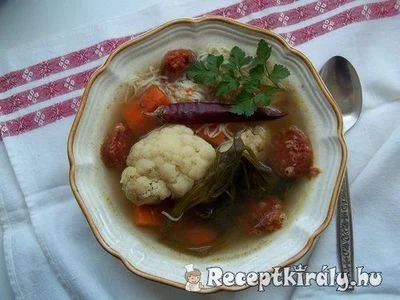 Karfiolleves füstölt kolbásszal – 2. kép