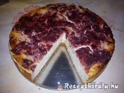 Klasszikus sajttorta meggylekvárral – 3. kép