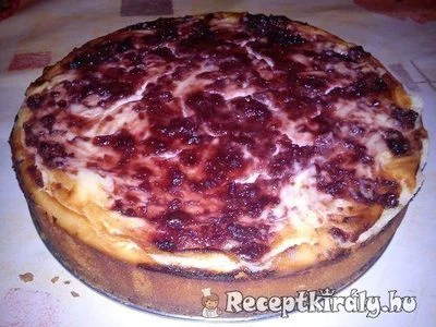 Klasszikus sajttorta meggylekvárral – 2. kép