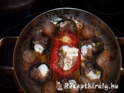 Libamájpástétommal töltött paprika és gomba – 2. kép