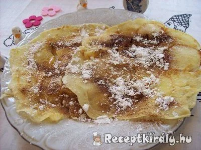 Almás palacsinta fahéjas porcukorral