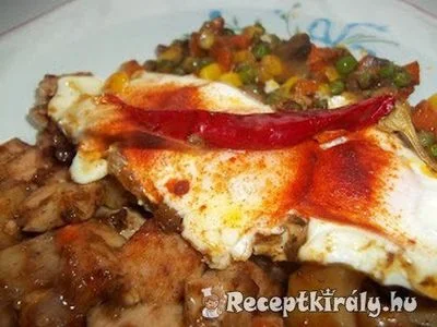 Pizzasonka tükörtojással csicsókával zöldségekkel