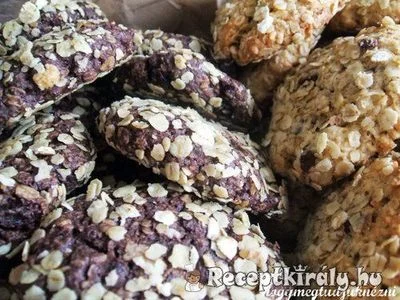 Ropogós zabpelyhes keksz
