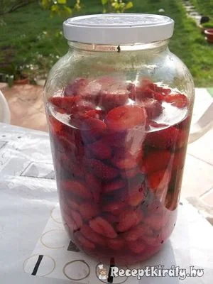 Vodkás szamóca likőr – 2. kép