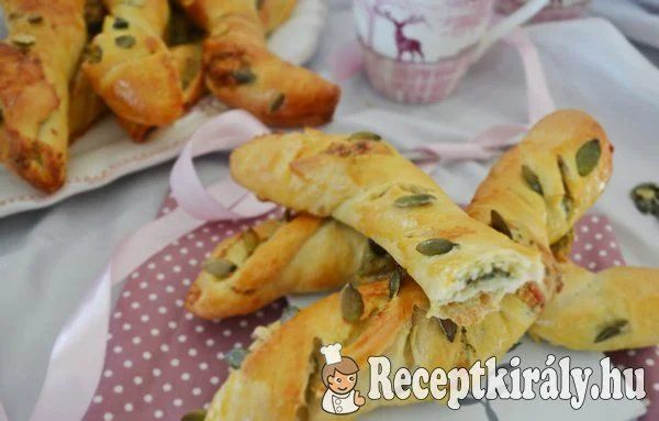 Tökmagkrémes csavart rúd recept