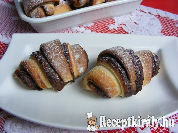 Turbó csokis kiflik recept