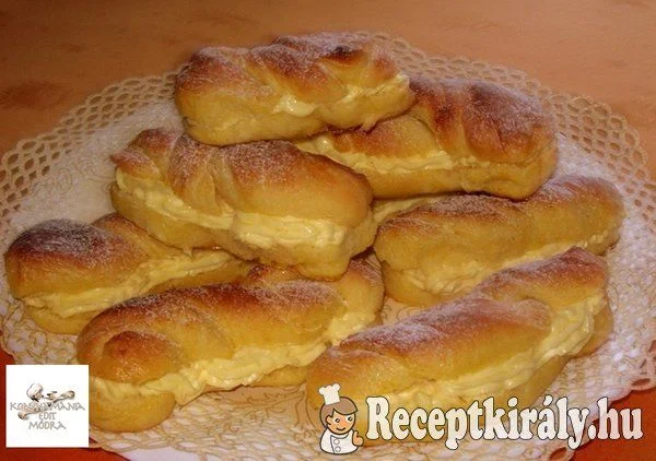 Vaníliával töltött mini tekert kalács