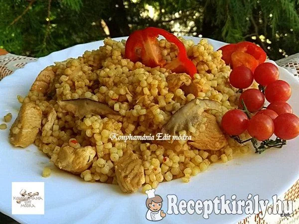 Vargányás csirkepörkölt tarhonyával recept